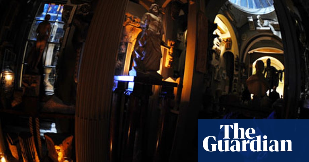 What To See Near Holborn A Guide To London By Tube London Holidays The Guardian