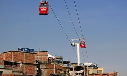 The cable car in Complexo do Alemnão