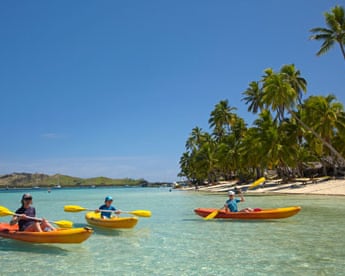 Kayakers, Plantation Island Resort, Malolo Lailai Island, Mamanuca Islands, Fiji, South Pacific