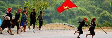 Children on their way to school in Vietnam