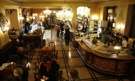 Aperitivo tradition in Turin: Caffe San Carlo