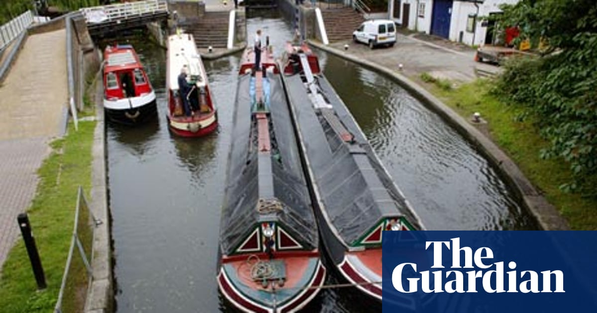 is it greener to live on a canal boat