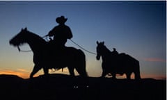 Arizona-cowboy-in-sunset