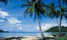thai beach travellers