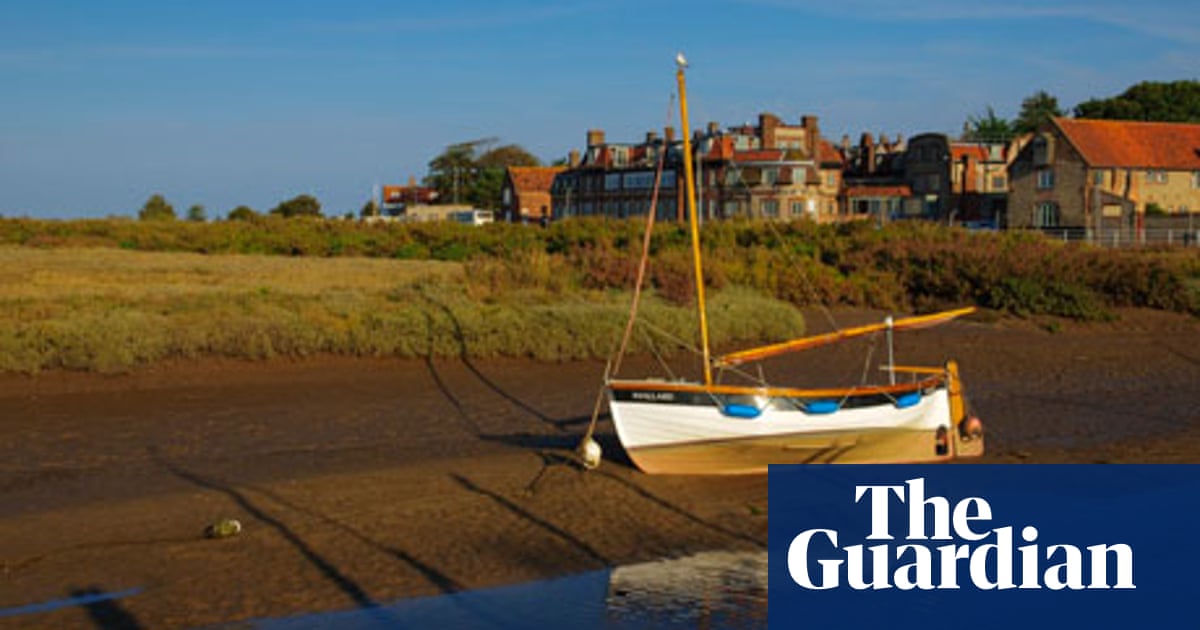 Top 10 Uk Walks Blakeney Freshes Norfolk Walking Holidays The Guardian Top 10 Uk Walks Blakeney Freshes Norfolk Walking Holidays The Guardian