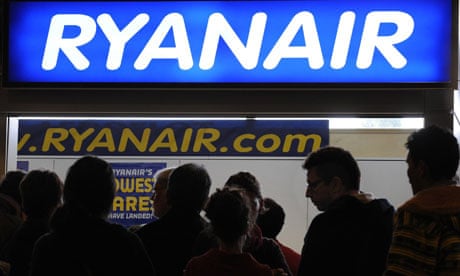 Styre molekyle kran Judge tells Ryanair that forcing passengers to print boarding passes is  illegal | Ryanair | The Guardian