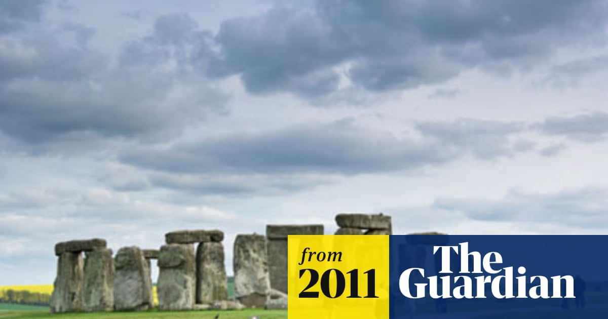 Magic circles: walking from Avebury to Stonehenge | Walking holidays