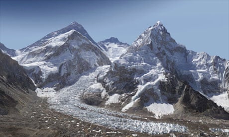Mount Everest in gigapixel photograph