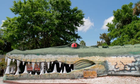 World's Largest Alligator, Christmas
