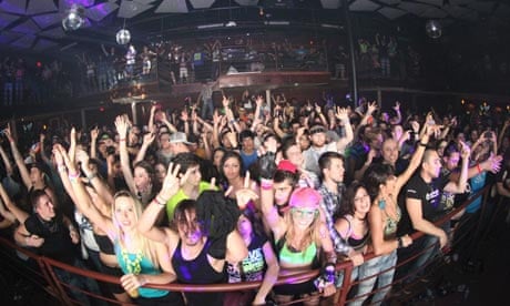 Exploring San Antonio's Exciting Nightlife Scene: From Pubs to Clubs