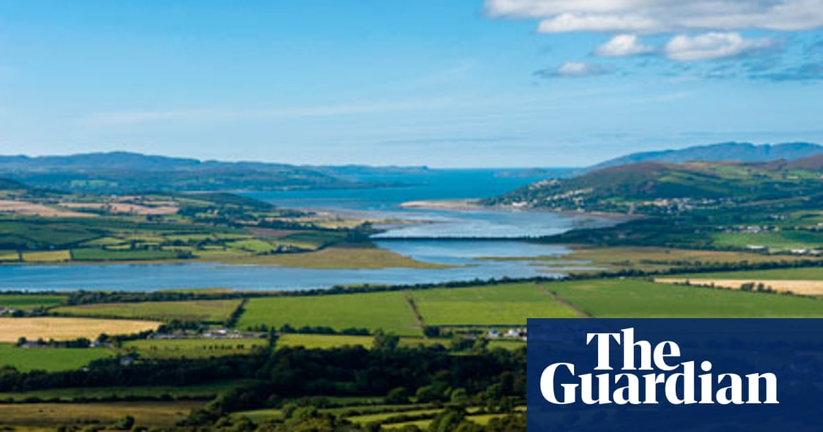 In this program we tour bustling Belfasts City Hall and Ulster Museum, then head out to Northern Irelands Belfast and the Best of Northern Ireland - Rick Steves Europe