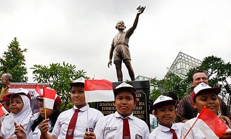 Unveil ceremony of the bronze statue of young US President Barack Obama at Menteng park