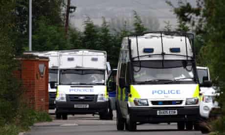 Police vans at the Greenacre caravan site in Leighton Buzzard