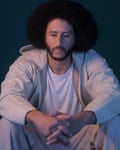 Colin Kaepernick: "Acho que sempre há uma solução e um caminho a seguir." Colin Kaepernick: "Acho que sempre há uma solução e um caminho a seguir."