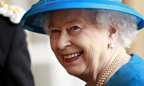 queen meets northern ireland leaders on first leg of visit