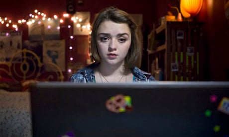 Maisie-Williams-as-Casey--012.jpg