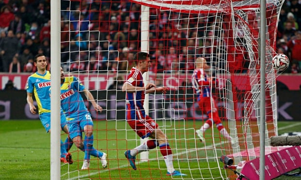 Arjen Robben keeps Bayern Munich on course with victory over Cologne
