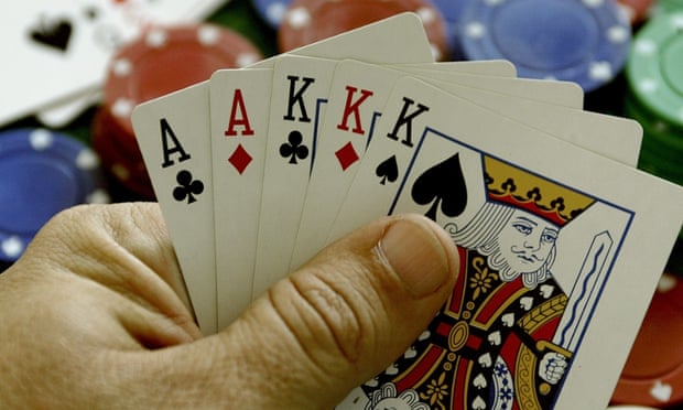Twitch now live streaming online poker matches alongside other games - The Guardian (03/02/2015)